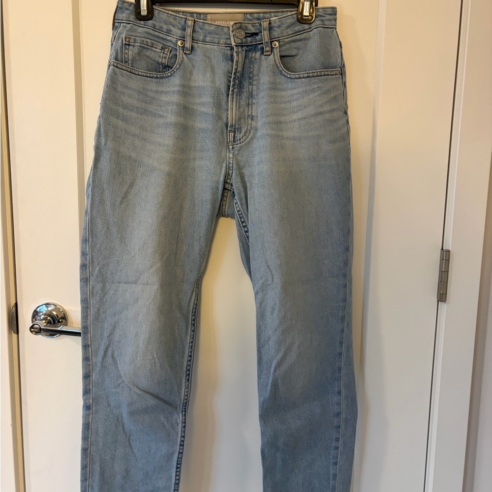 Everlane Curvy Cheeky Jeans | High-Rise Straight Leg | Light Wash
